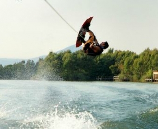 Adrenalina en el Wakeboard 